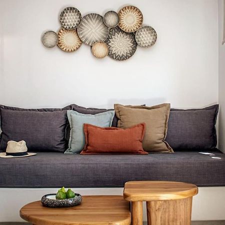 Aurora Apartment Pera Gyalos Екстериор снимка