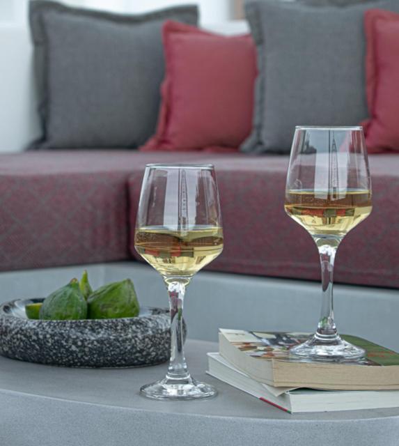 Aurora Apartment Pera Gyalos Екстериор снимка