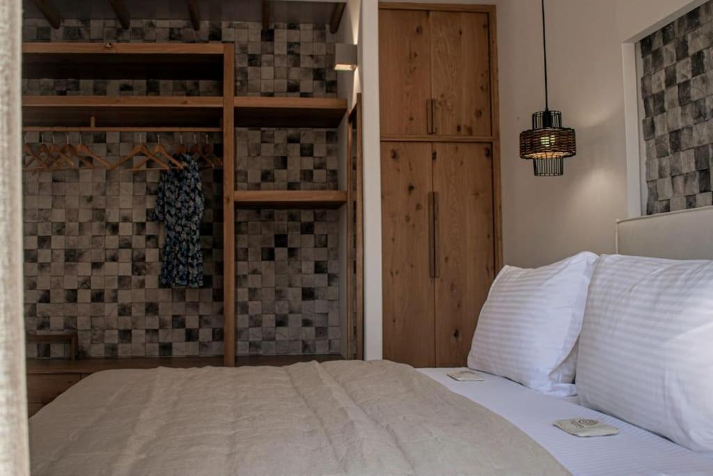 Aurora Apartment Pera Gyalos Екстериор снимка