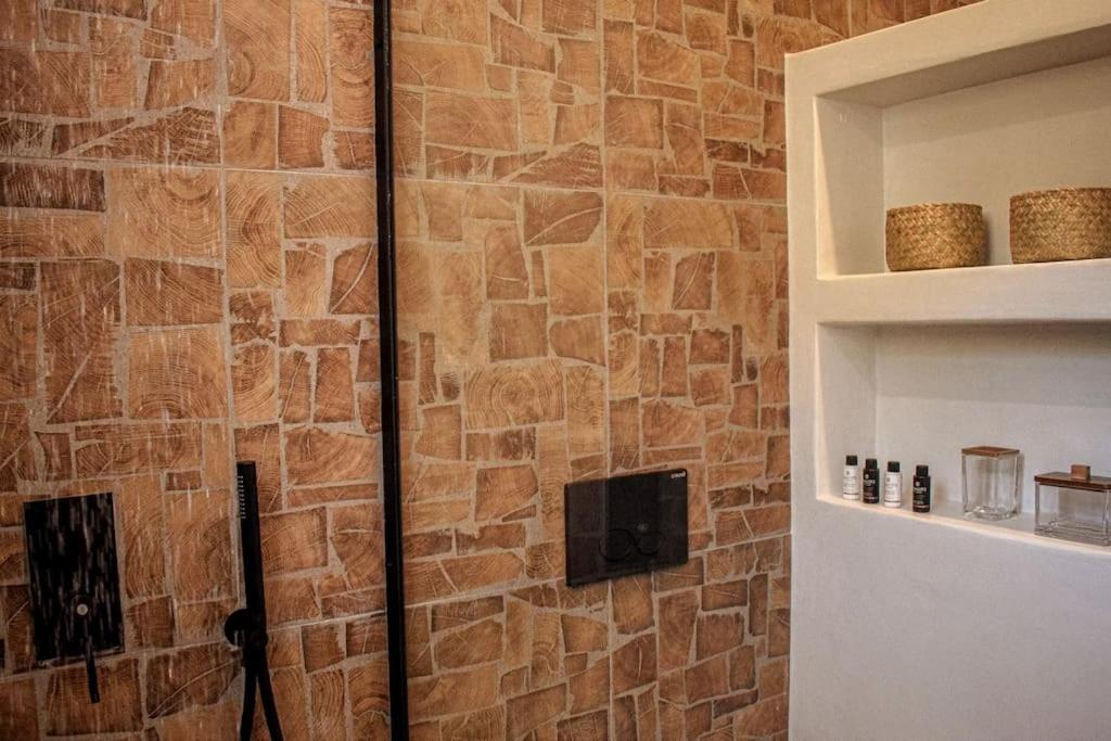 Aurora Apartment Pera Gyalos Екстериор снимка