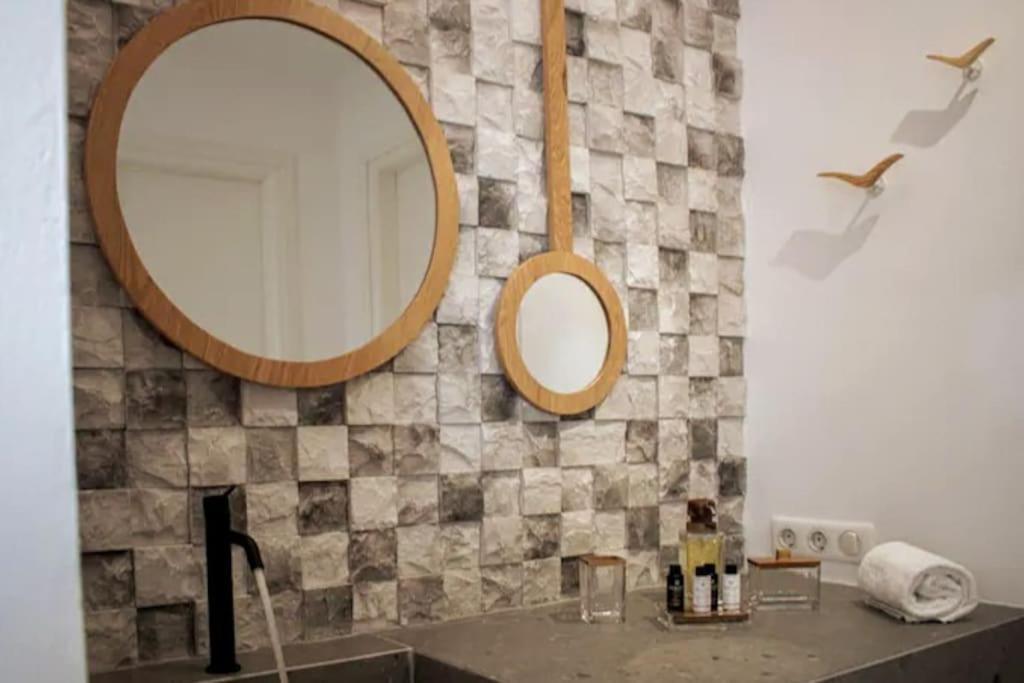 Aurora Apartment Pera Gyalos Екстериор снимка