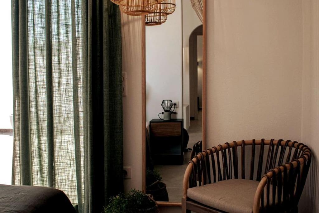Aurora Apartment Pera Gyalos Екстериор снимка