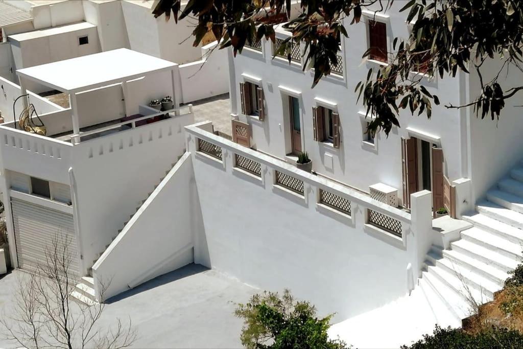 Aurora Apartment Pera Gyalos Екстериор снимка
